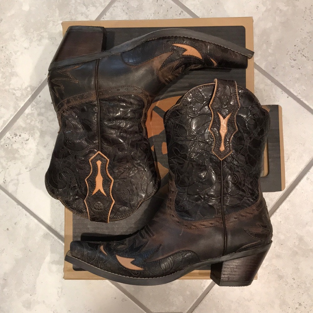 Ariat boots - Women’s Dahlia 7.5 B
